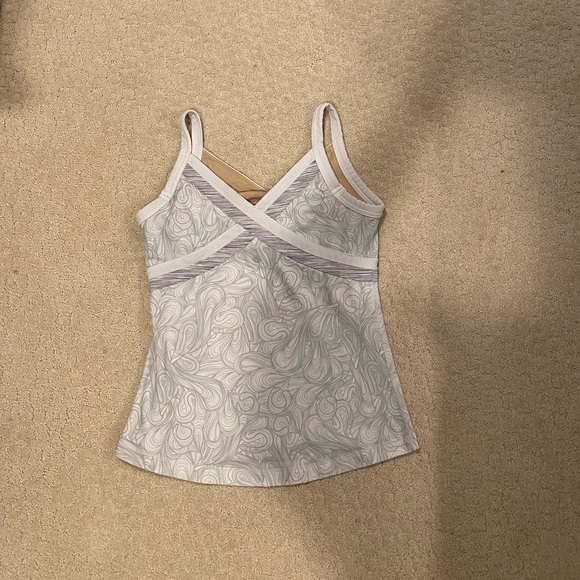 Lululemon white and grey exercise tank size 6 - Picture 2 of 2